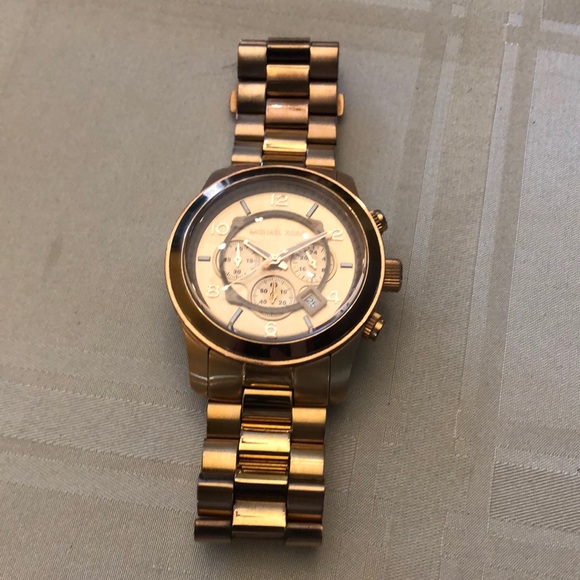 PRICE DROP Rose gold Michael Kors watch - Picture 1 of 5
